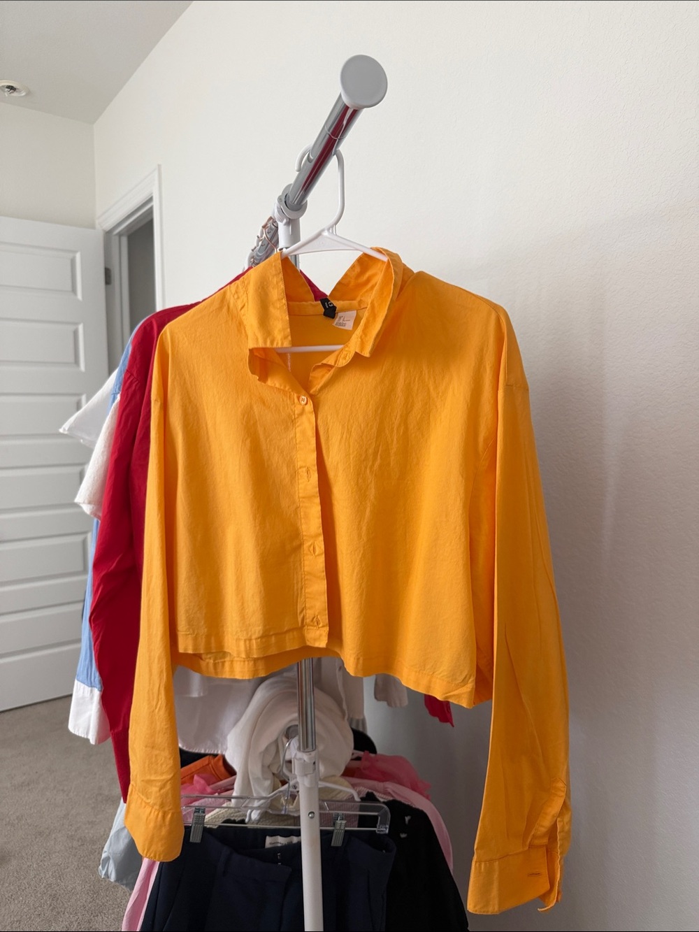 H&M Cropped Button-Down Shirt - Bright Orange